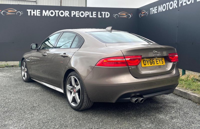 JAGUAR XE