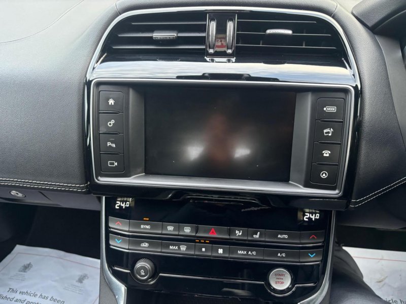 JAGUAR XE