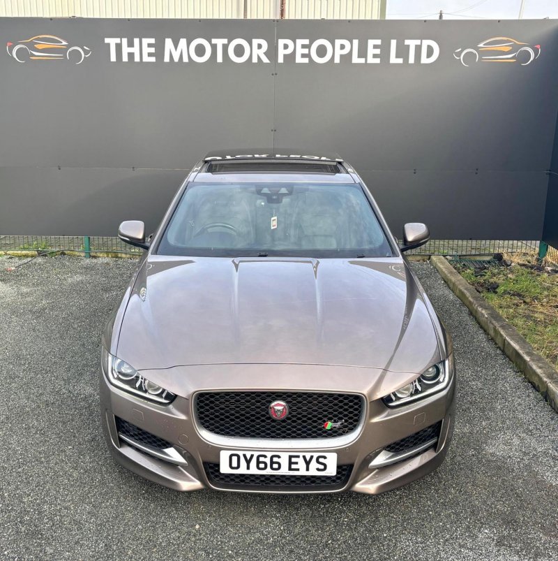 JAGUAR XE