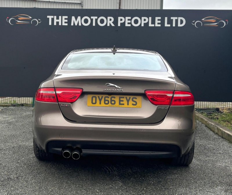 JAGUAR XE