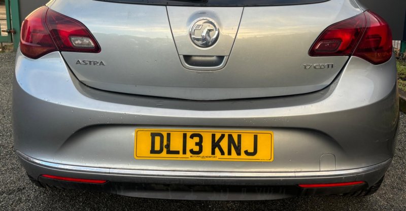 VAUXHALL ASTRA