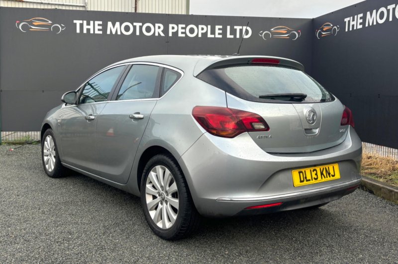 VAUXHALL ASTRA