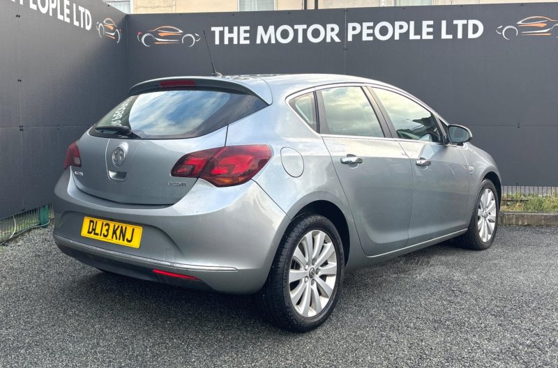 VAUXHALL ASTRA