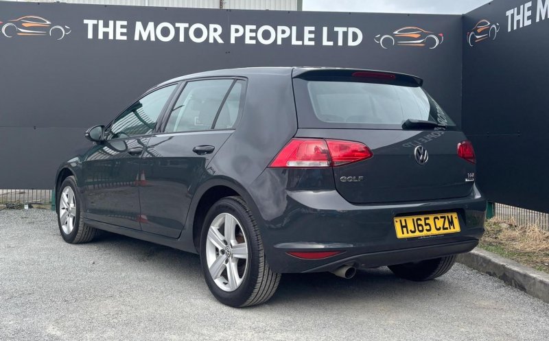 VOLKSWAGEN GOLF