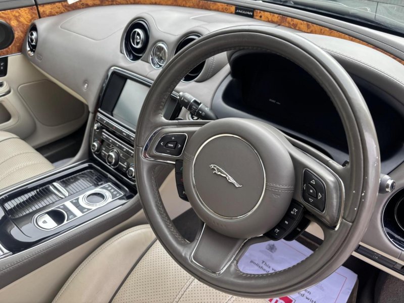 JAGUAR XJ