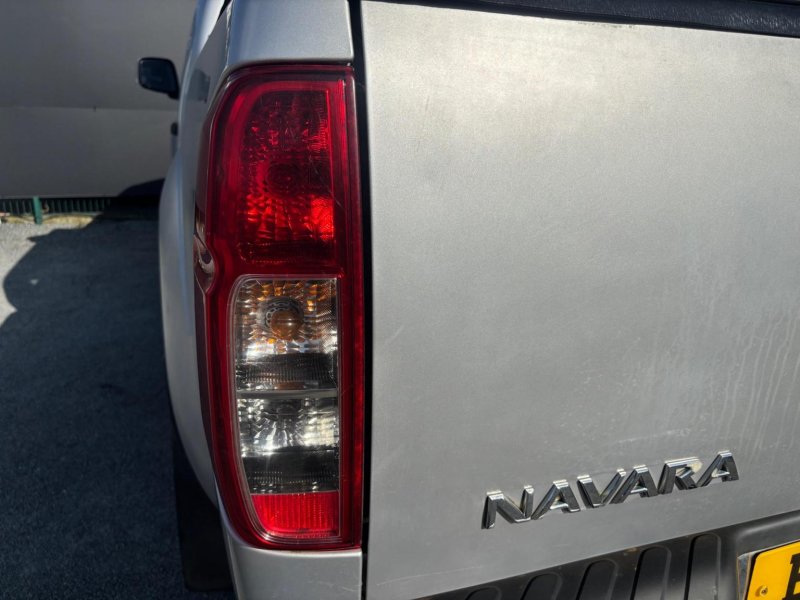 NISSAN NAVARA