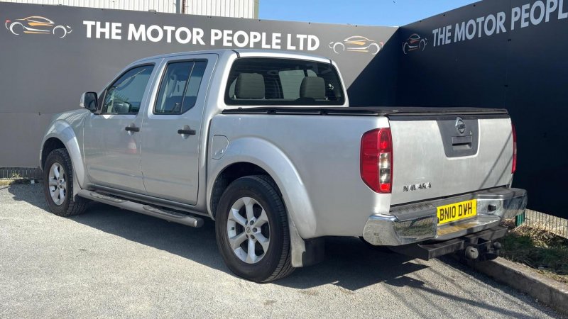 NISSAN NAVARA