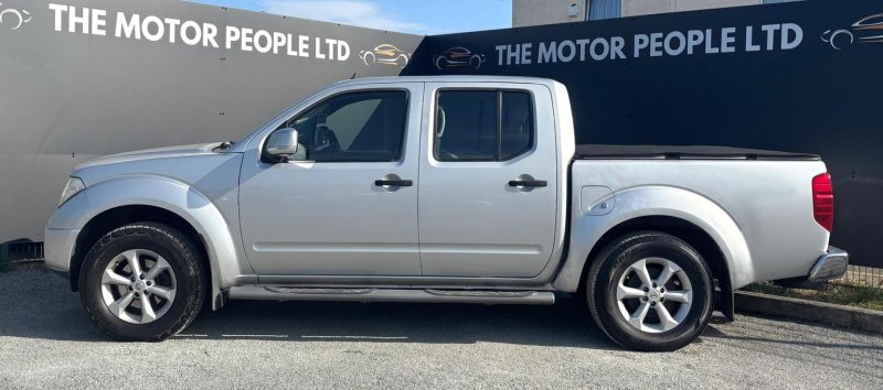 NISSAN NAVARA