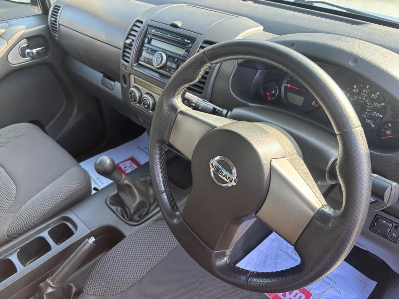 NISSAN NAVARA