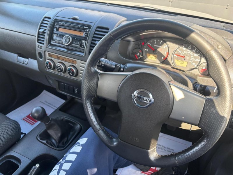 NISSAN NAVARA
