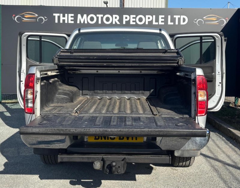 NISSAN NAVARA
