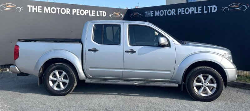 NISSAN NAVARA