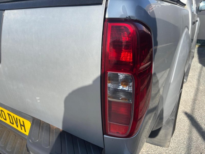 NISSAN NAVARA