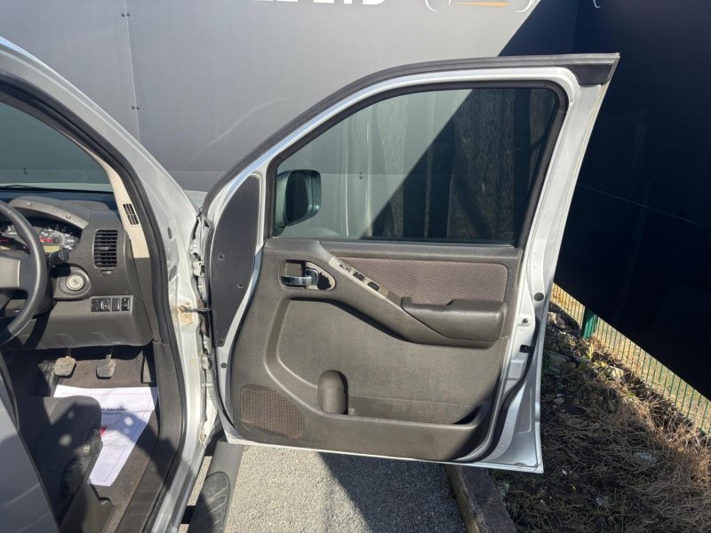 NISSAN NAVARA