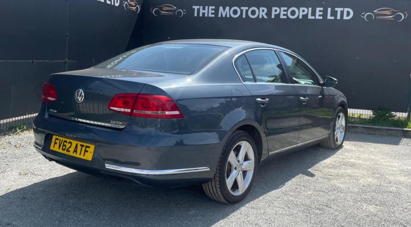 VOLKSWAGEN PASSAT