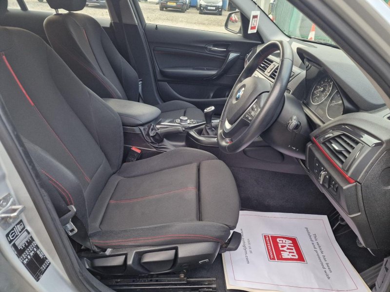 BMW 1 SERIES