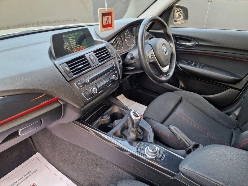 BMW 1 SERIES