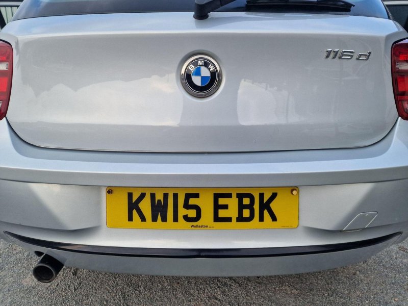BMW 1 SERIES
