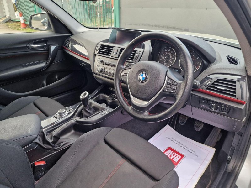 BMW 1 SERIES