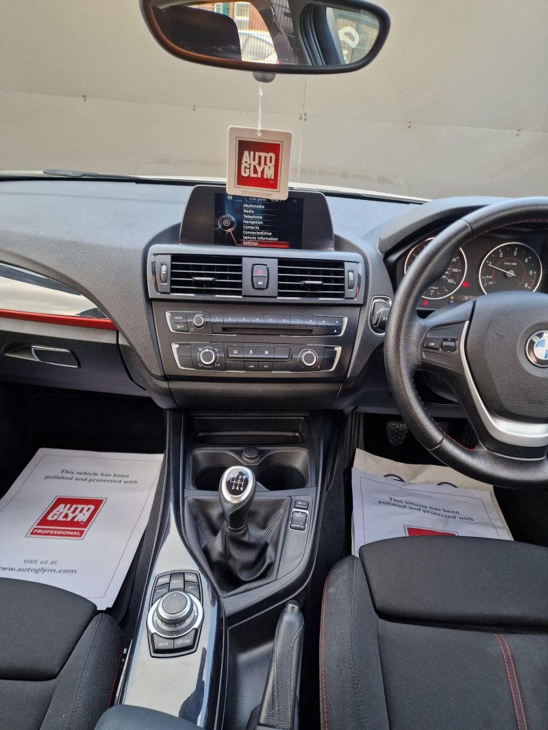 BMW 1 SERIES
