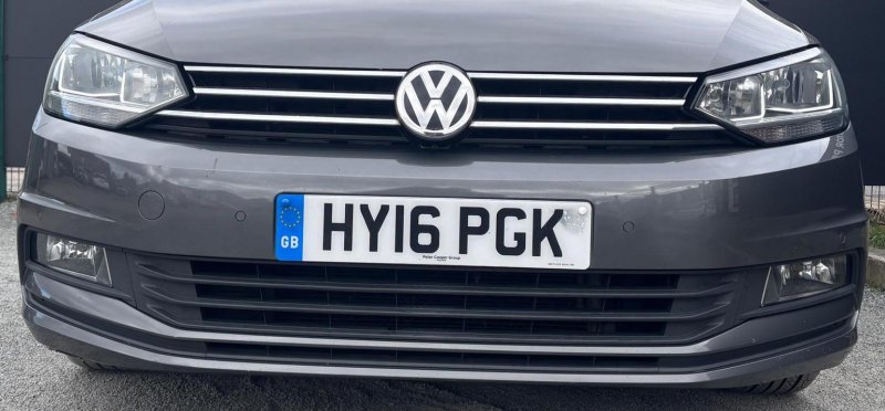 VOLKSWAGEN TOURAN