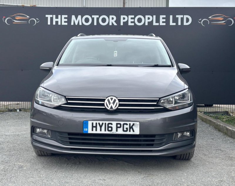 VOLKSWAGEN TOURAN