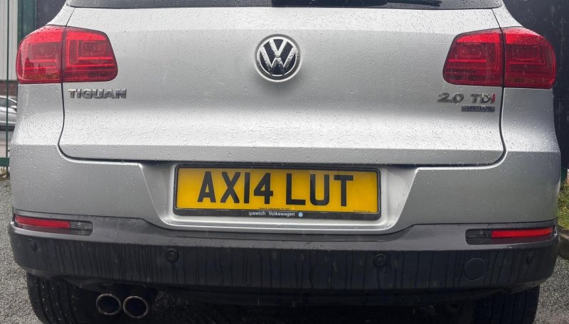 VOLKSWAGEN TIGUAN
