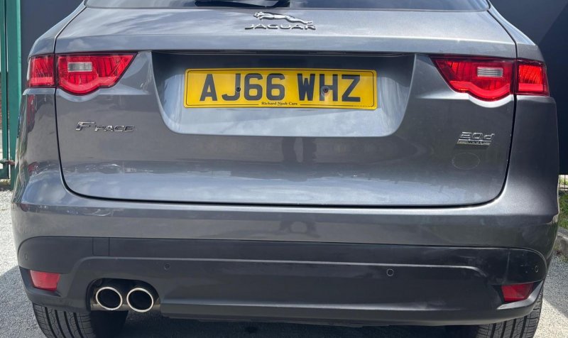 JAGUAR F-PACE