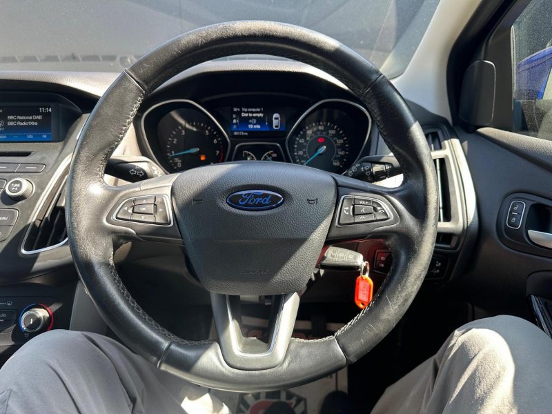 FORD FOCUS