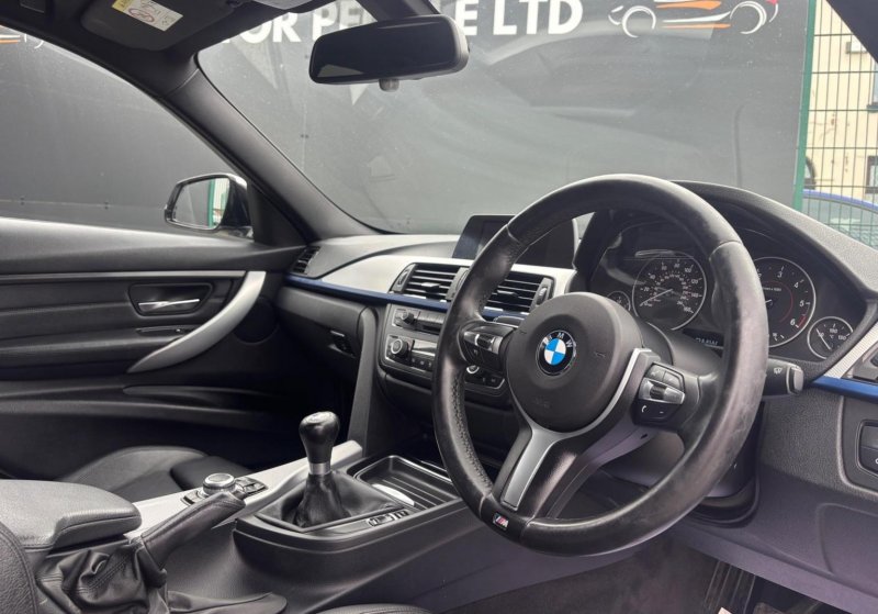 BMW 3 SERIES