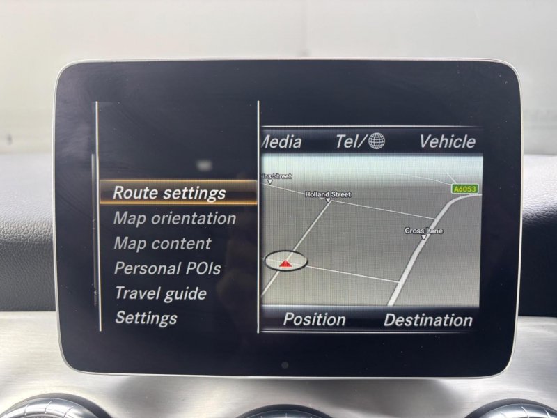 MERCEDES-BENZ CLA
