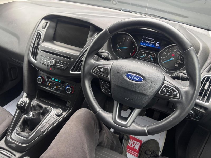 FORD FOCUS